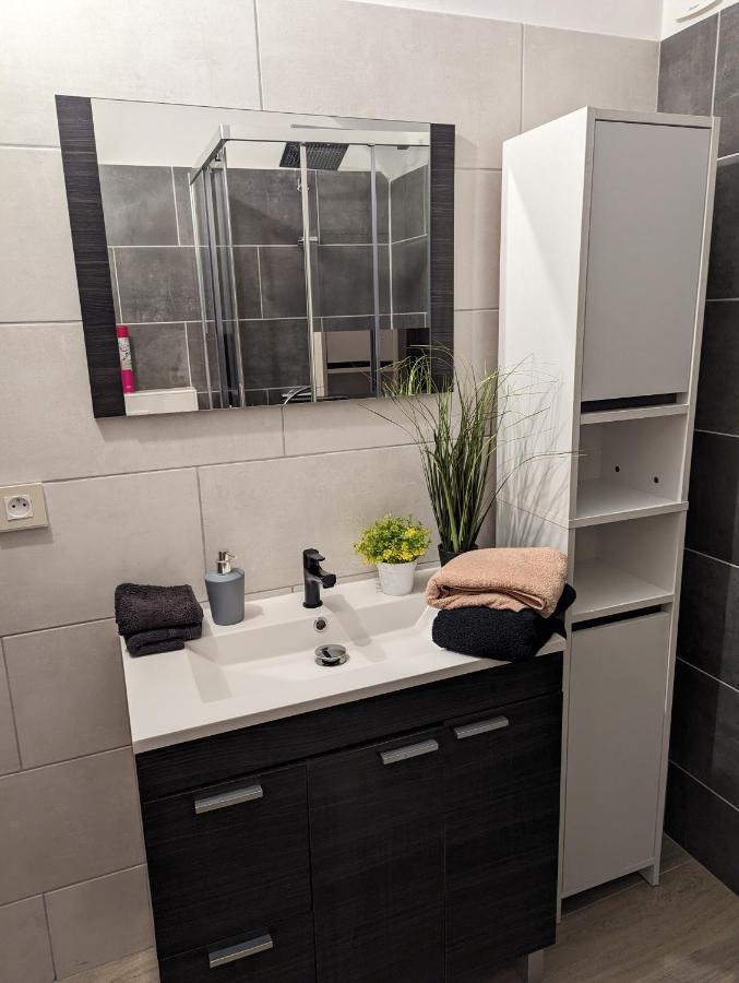 Appartement 30M² Pourrieres المظهر الخارجي الصورة
